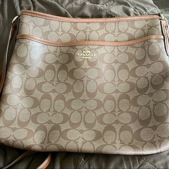 Coach Crossbody - Picture 1 of 6